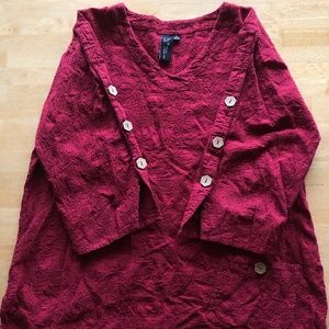 Women's Textured & Patterned Red Top